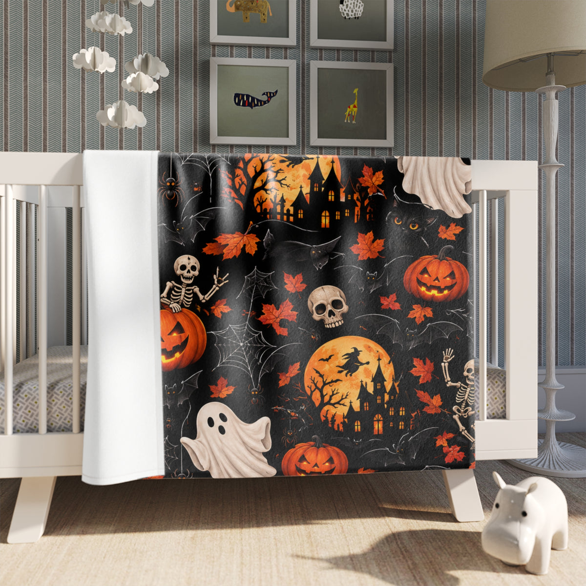 Halloween Cozy Throw Blanket — Pumpkins, Ghosts & Haunted Castle Pattern